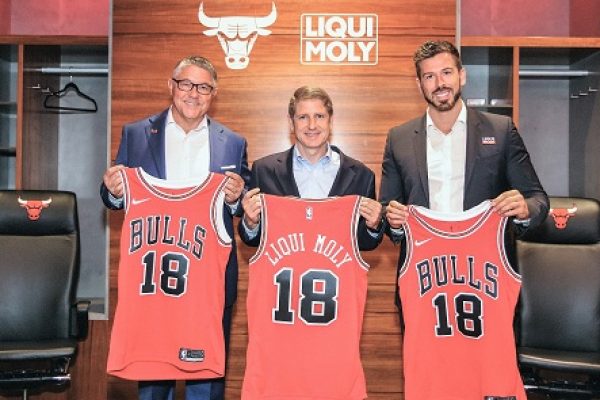 Компания LIQUI MOLY заключила Контракт о партнерстве с Chicago Bulls!